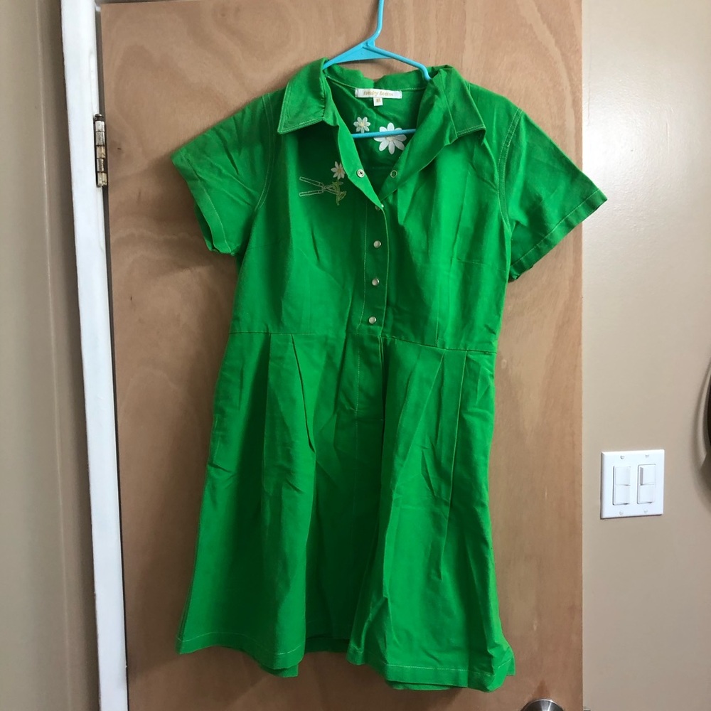 BNWT Tuesday Bassen Diner Dress Green daisy